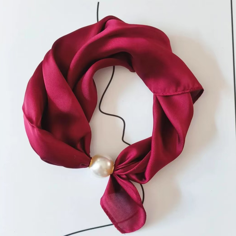 ✨ No-Tie Magnetic Pearl Clasp Scarf – Elegant Style & Effortless Comfort 🤍