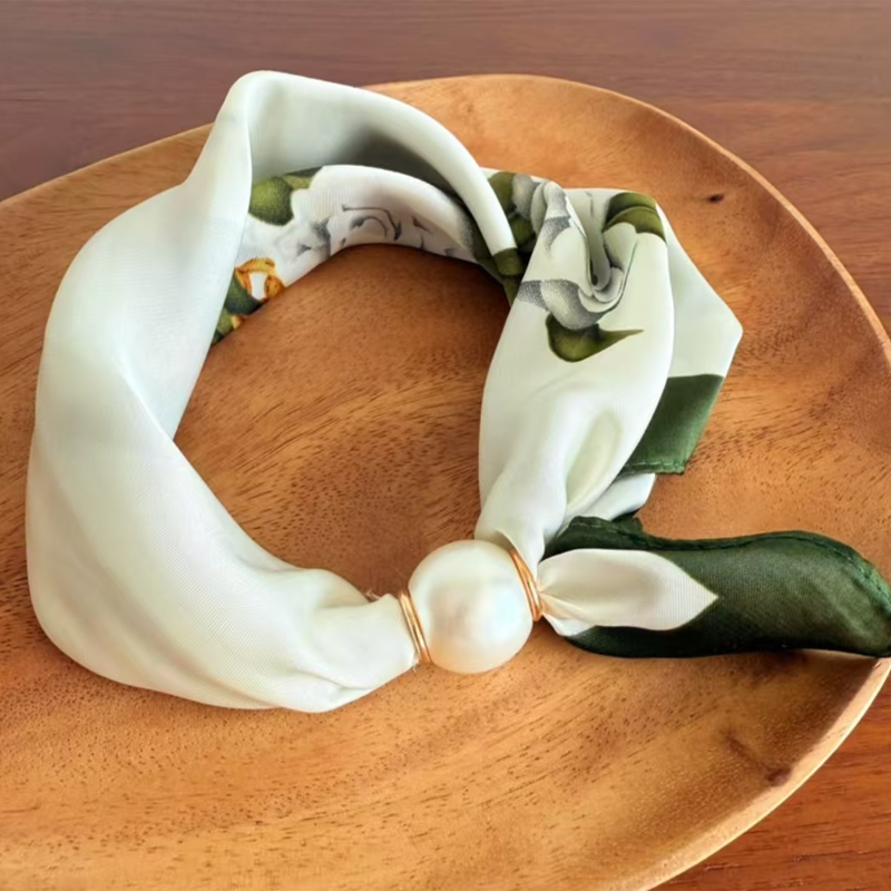 ✨ No-Tie Magnetic Pearl Clasp Scarf – Elegant Style & Effortless Comfort 🤍
