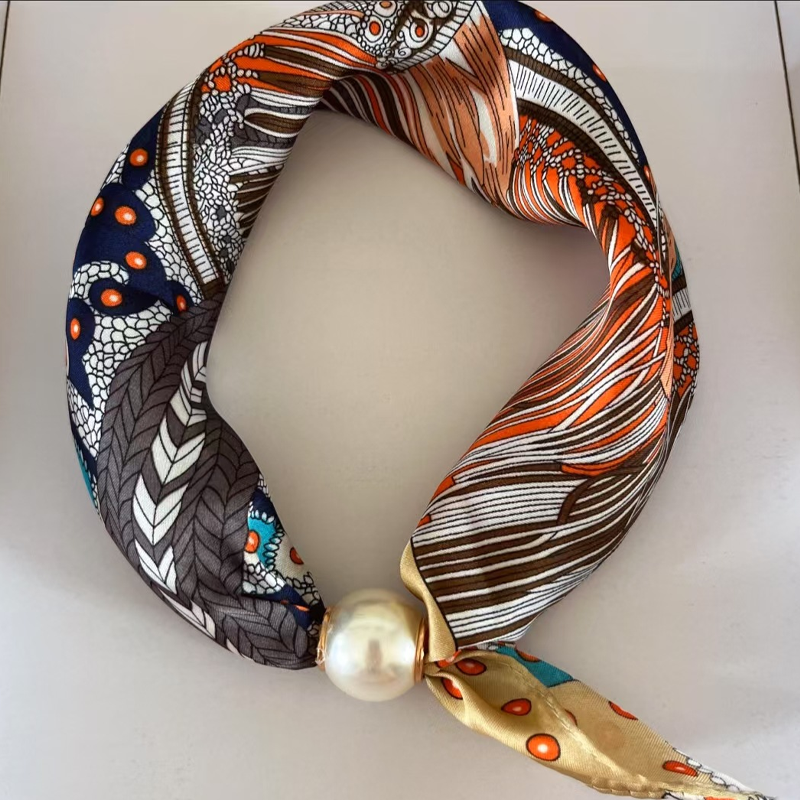 ✨ No-Tie Magnetic Pearl Clasp Scarf – Elegant Style & Effortless Comfort 🤍