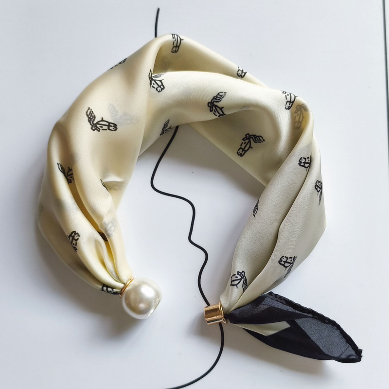 ✨ No-Tie Magnetic Pearl Clasp Scarf – Elegant Style & Effortless Comfort 🤍
