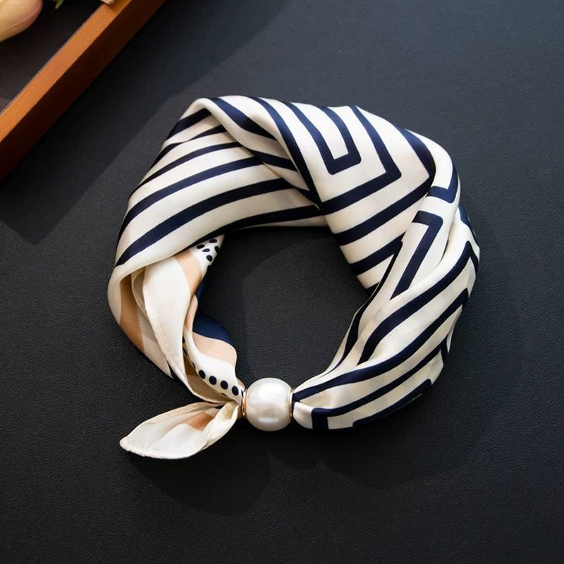 ✨ No-Tie Magnetic Pearl Clasp Scarf – Elegant Style & Effortless Comfort 🤍